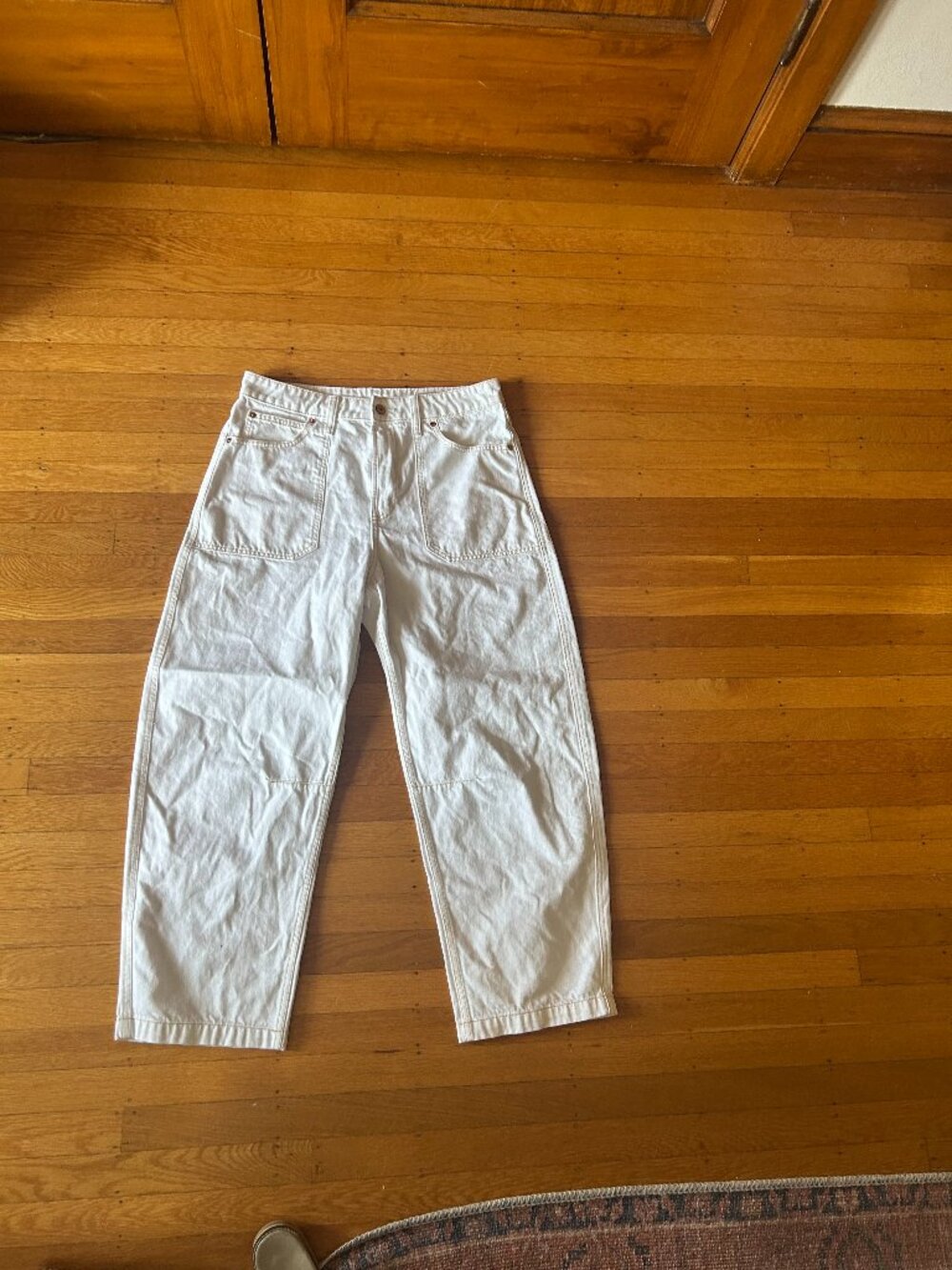 GAP Curvy Barrel High Rise Jean in White